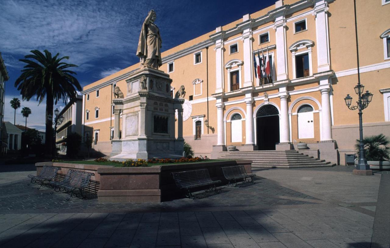 Dimora Del Chiostro Hotel Oristano Buitenkant foto
