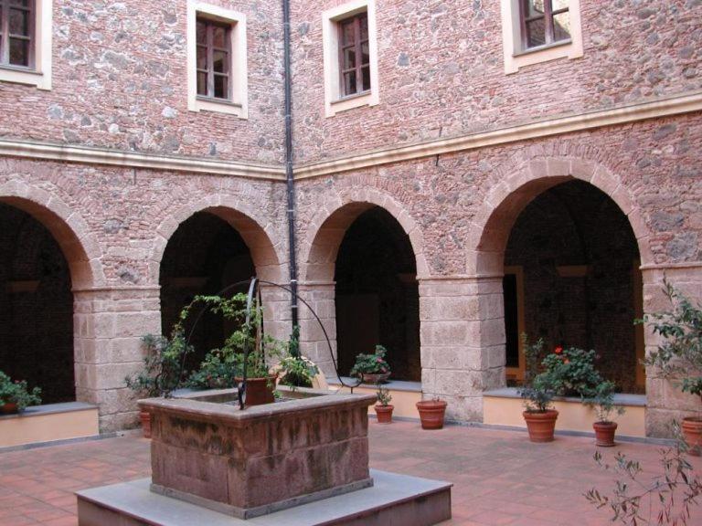 Dimora Del Chiostro Hotel Oristano Buitenkant foto
