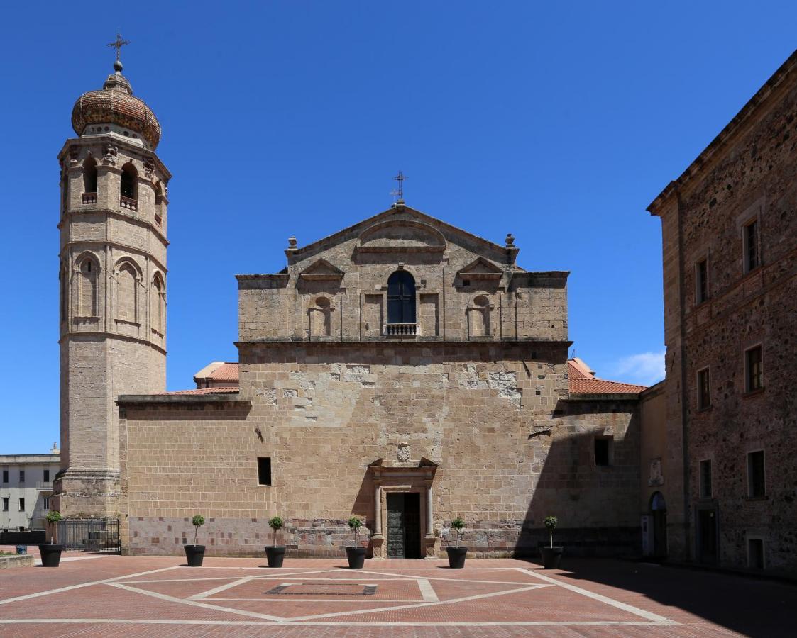 Dimora Del Chiostro Hotel Oristano Buitenkant foto